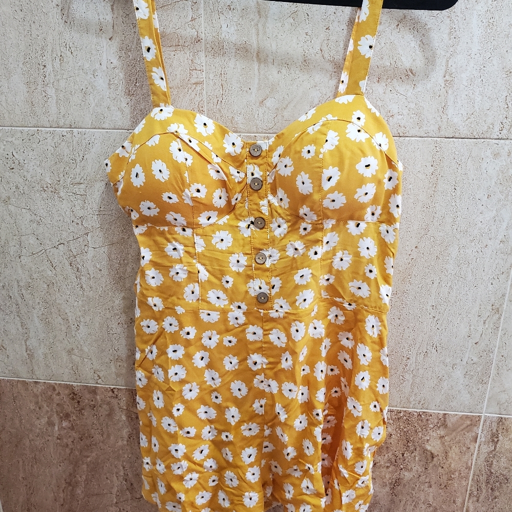 NWT Yellow Soft Print Flowy Buttoned Romper